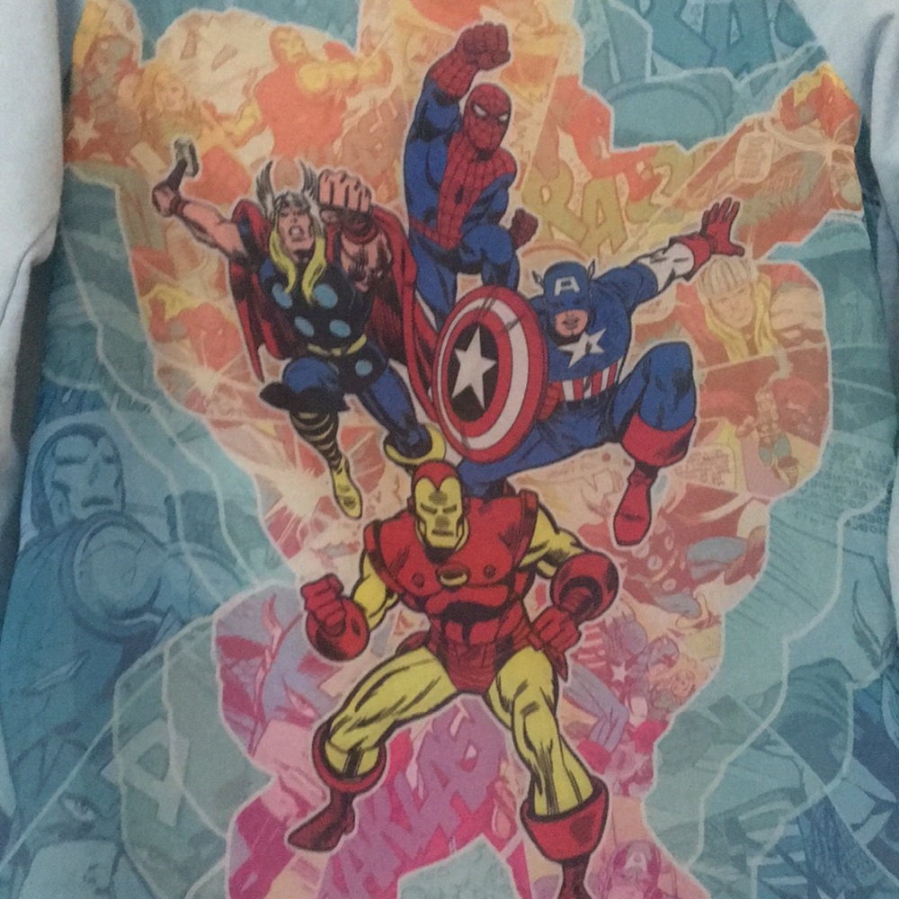 Marvel Top - Picture 3 of 4